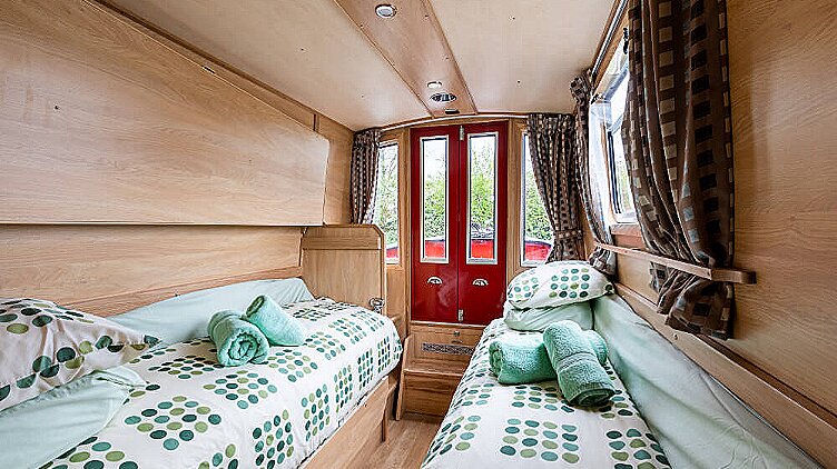 Owl/Wagtail, 8–10 Personen